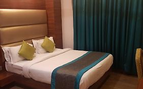 Hotel Klick International - 2 Min Walking From New Delhi Railway Station